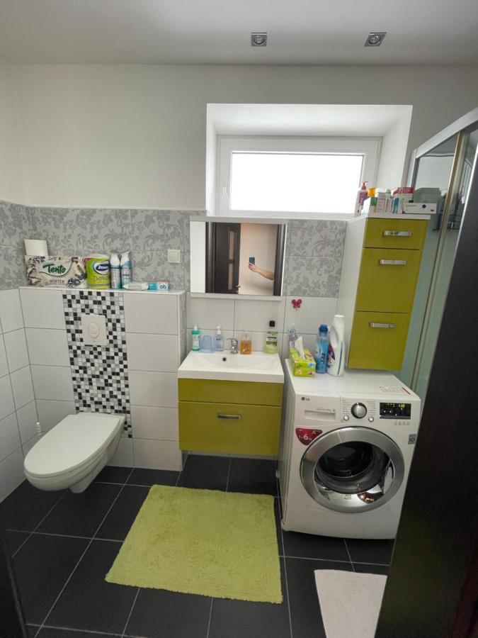 Plne Vybaveny Krasny 1kk S Balkonem, Vyhledem * Jablonec nad Nisou
